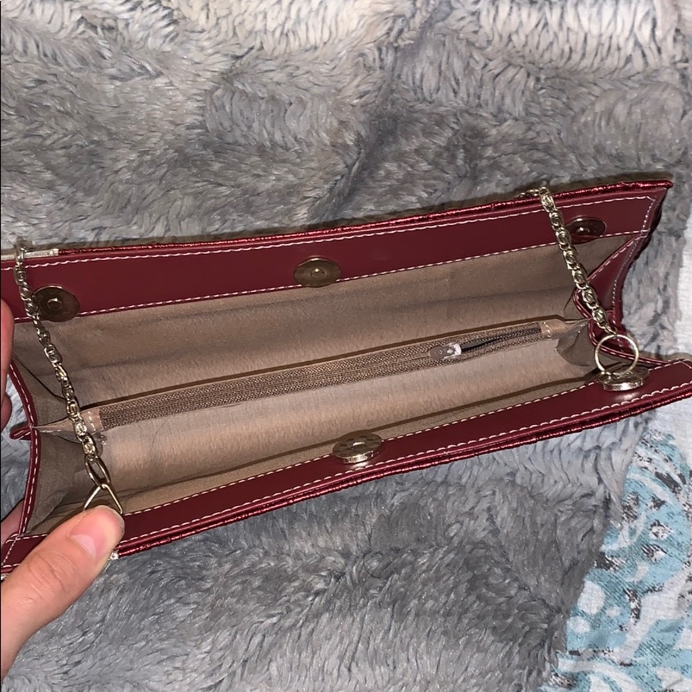 Red Clutch - Picture 3 of 3